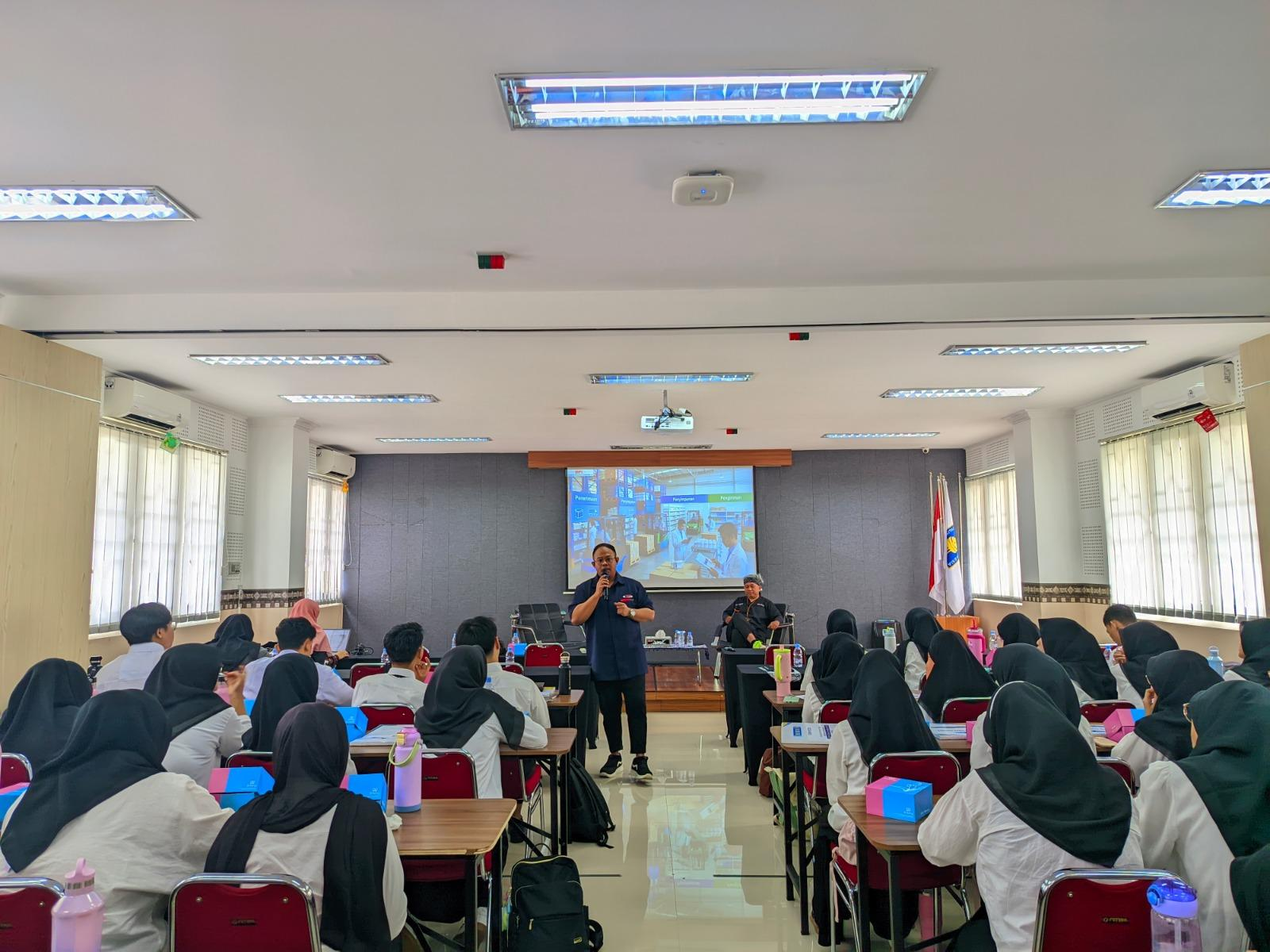 Kuliah Perdana Program Studi Profesi Apoteker Angkatan 48