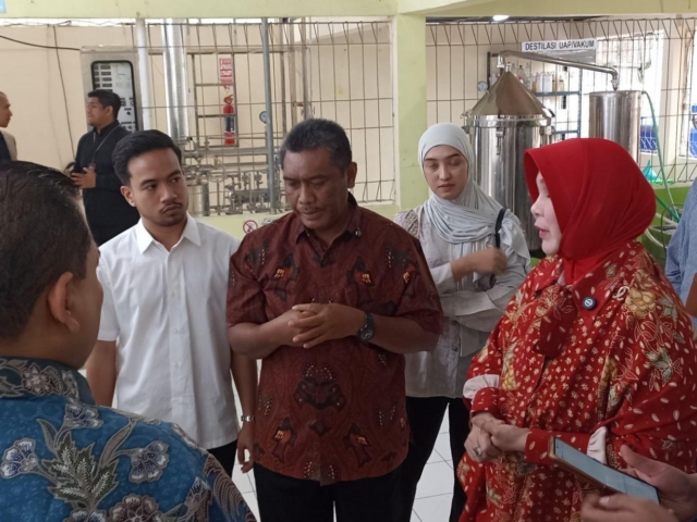 Walikota Banda Aceh tertarik kembangkan Minyak Atsiri skala Industri di lab CEOS FMIPA UII